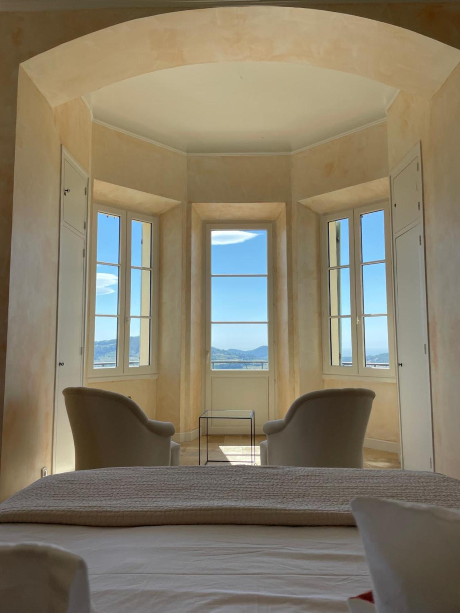 Le Chateau Des Costes Le Castellet  Exterior photo